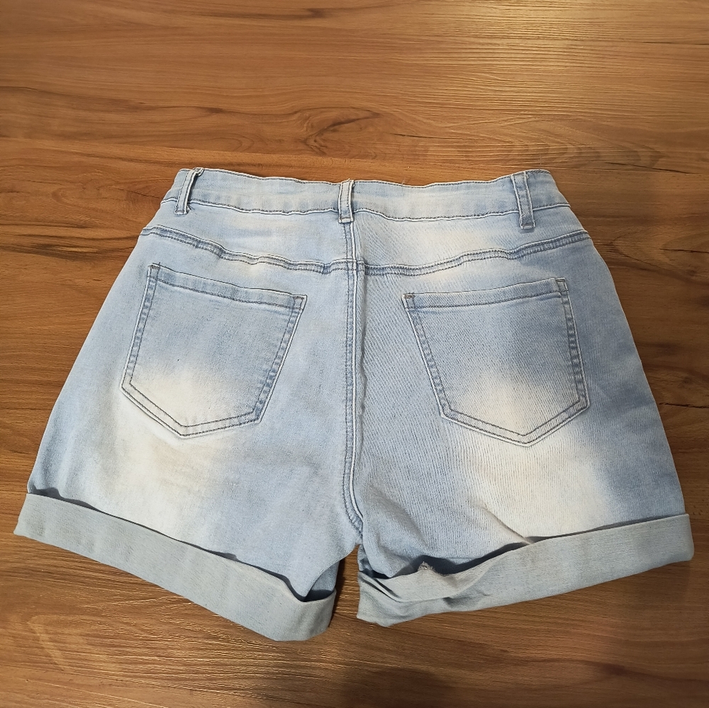 Woman's shorts